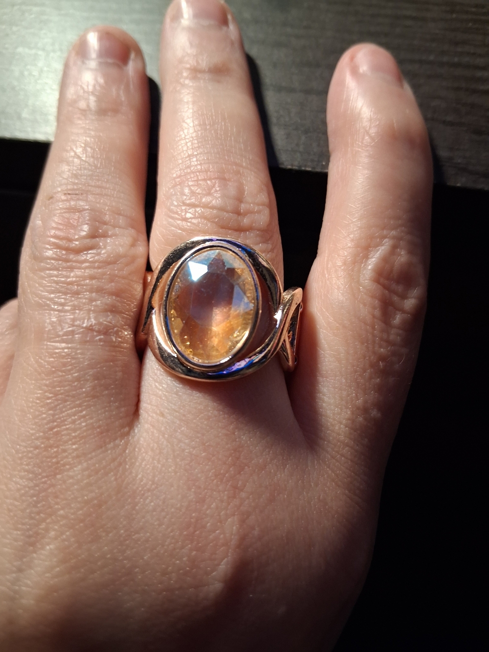 Source Unknown Gold-Tone Ring with Amber Oval Stone